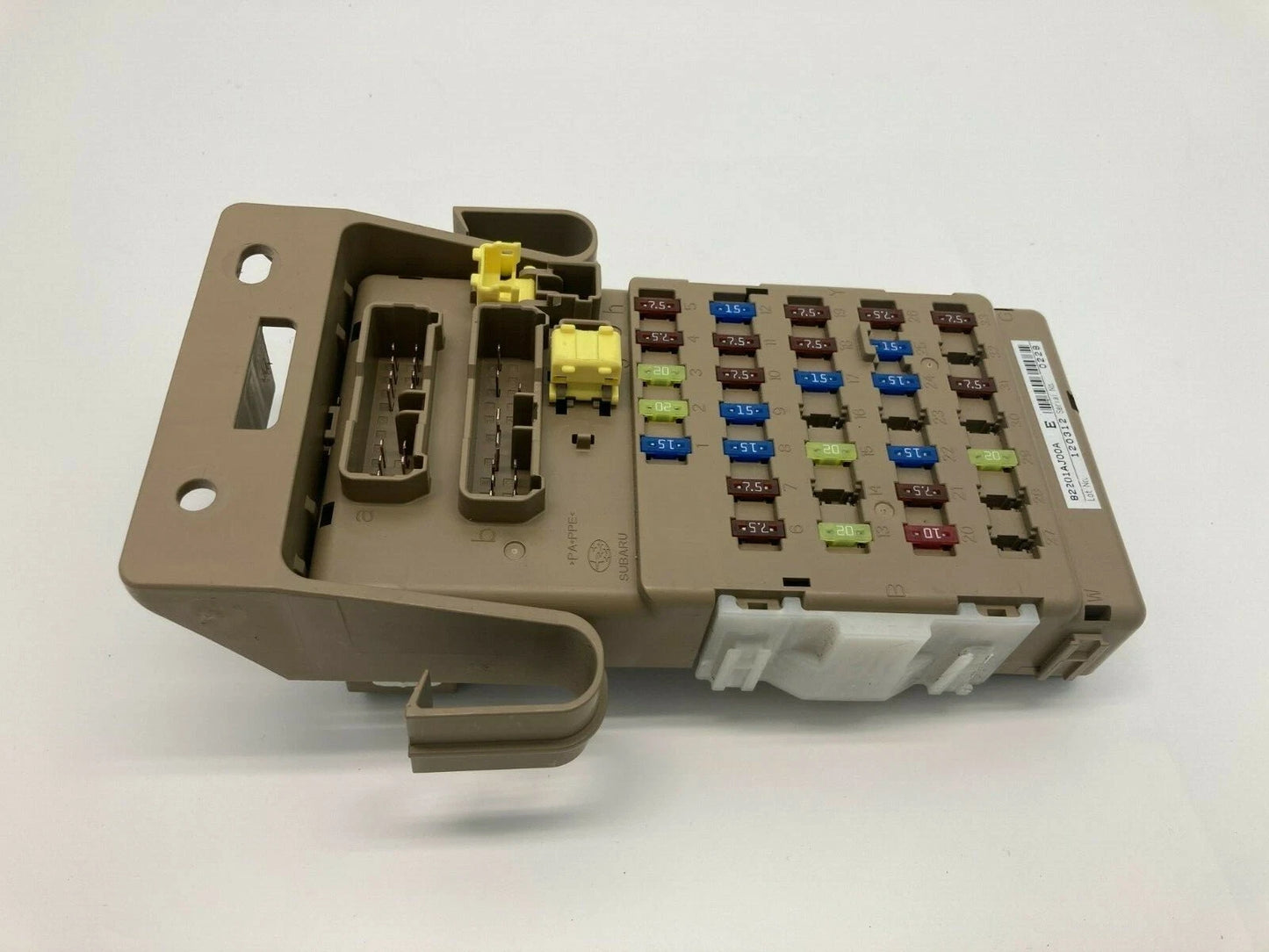 2010-2012 SUBARU OUTBACK 2.5L H4 UNDER DASH FUSE BOX RELAY JUNCTION BOX ASSEMBLY