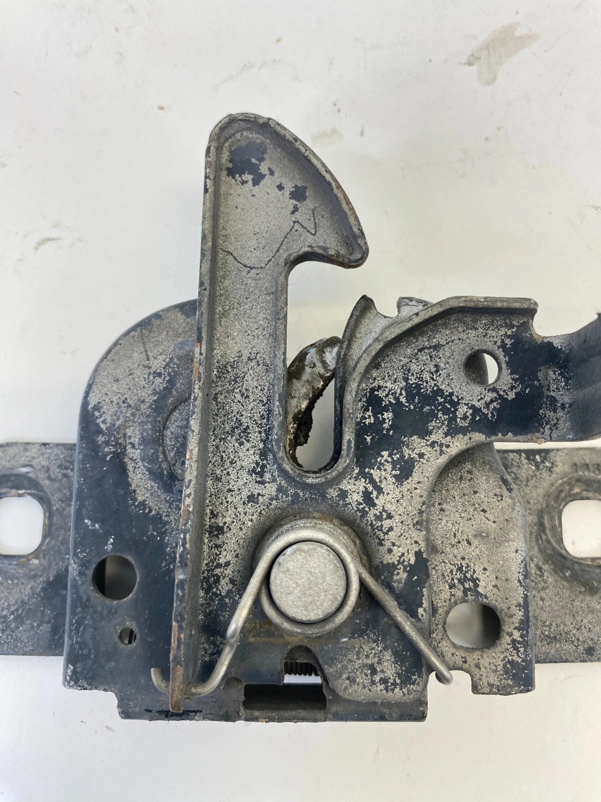 05-10 CHRYSLER 300 HOOD LOCK LATCH SAFETY CATCH ASSEMBLY FRONT UNIT OEM FACTORY