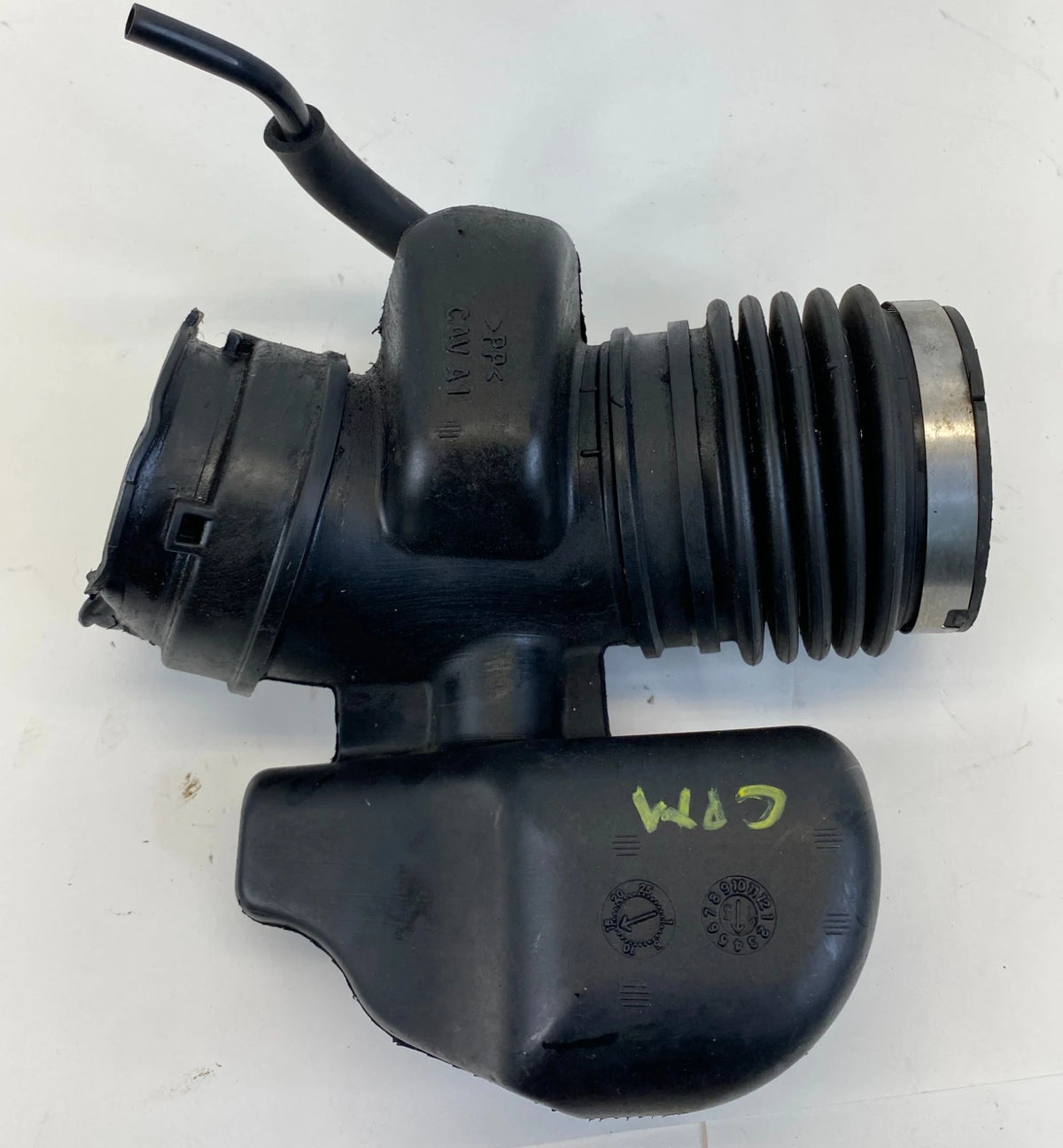 2009-2017 CHEVROLET TRAVERSE 3.6L ENGINE AIR CLEANER INTAKE HOSE DUCT OEM