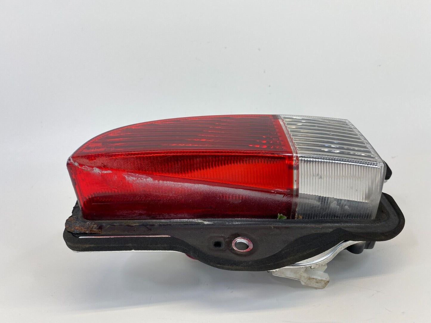 2001-2006 Hyundai Elantra HATCHBACK Left Side Reverse Backup Light Back Up Lamp