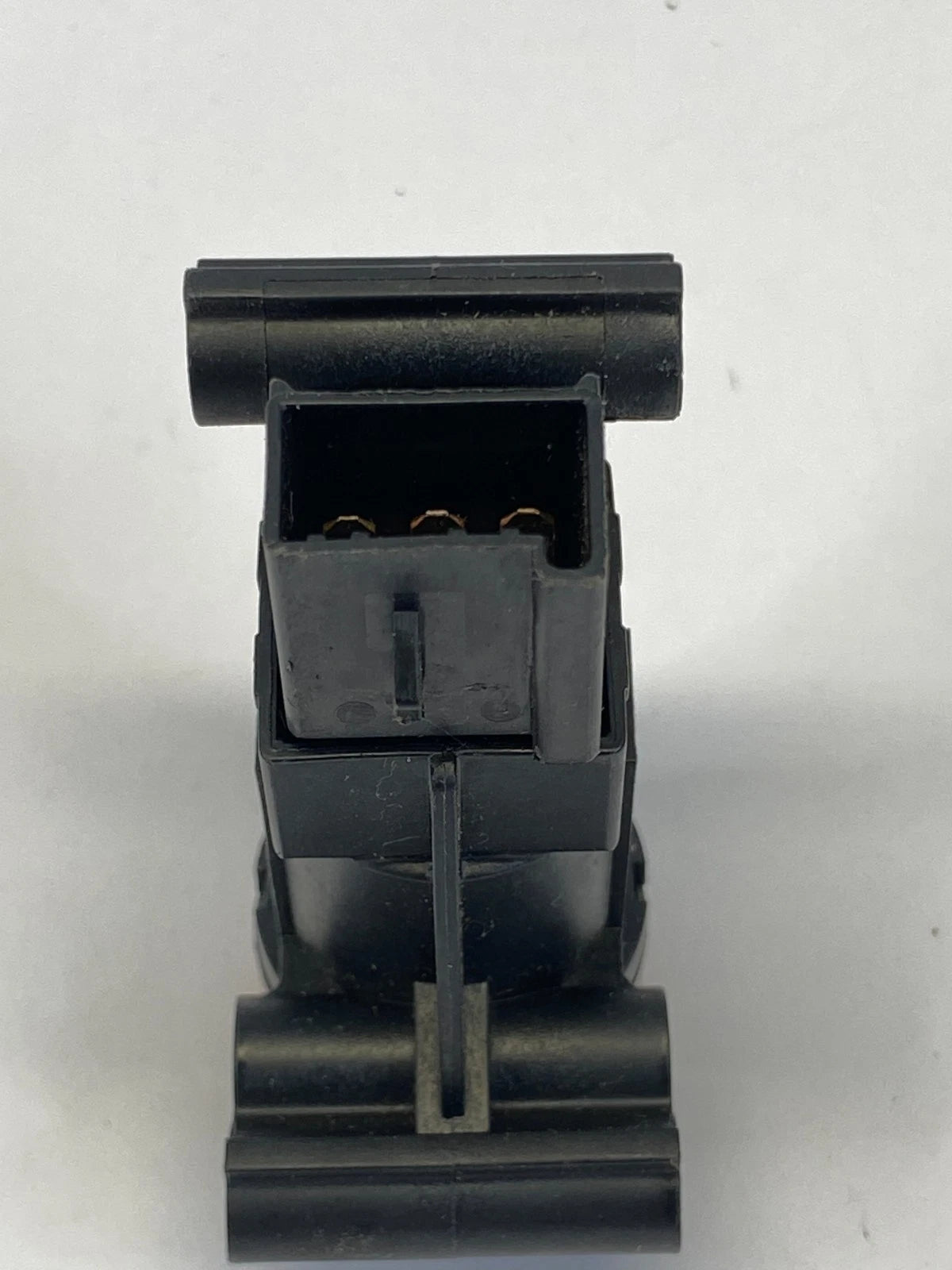 2004-2008 FORD F-150 FIRST INERTIA FUEL PUMP SHUT-OFF SWITCH BUTTON 5L1T-9341-AA