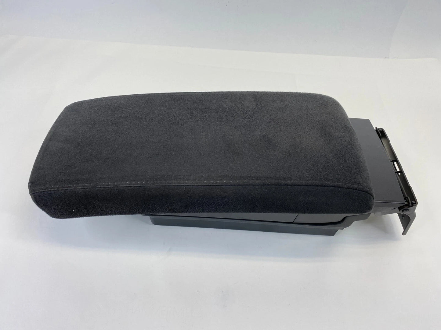 07-12 NISSAN ALTIMA CENTER CONSOLE ARM REST ARMREST LID COMPARTMENT 2388392 OEM