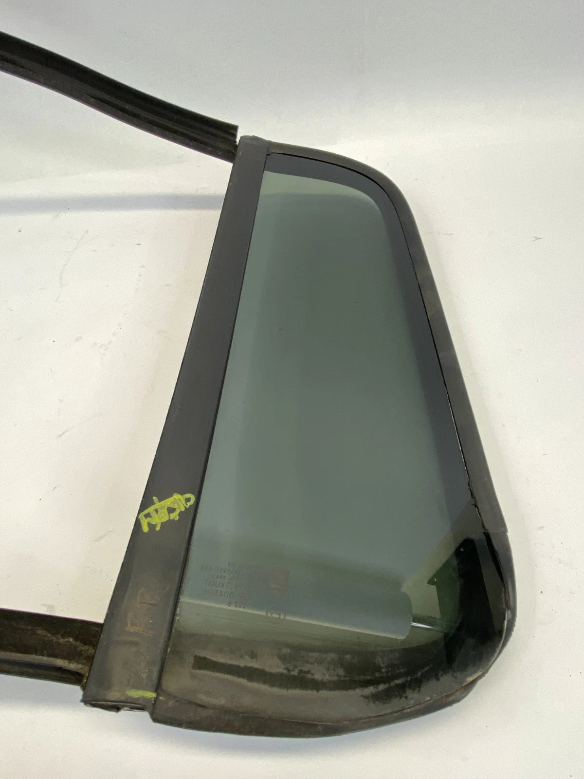 2006-2011 CHEVROLET HHR REAR RIGHT OUTER VENT GLASS W/ WEATHERSTRIP SEAL OEM