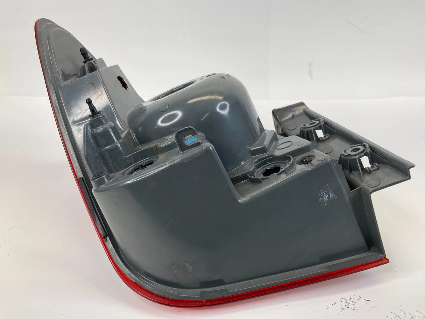 2011-2016 CHEVROLET CRUZE RIGHT PASSENGER OUTER TAIL LIGHT LAMP TAILLIGHT OEM