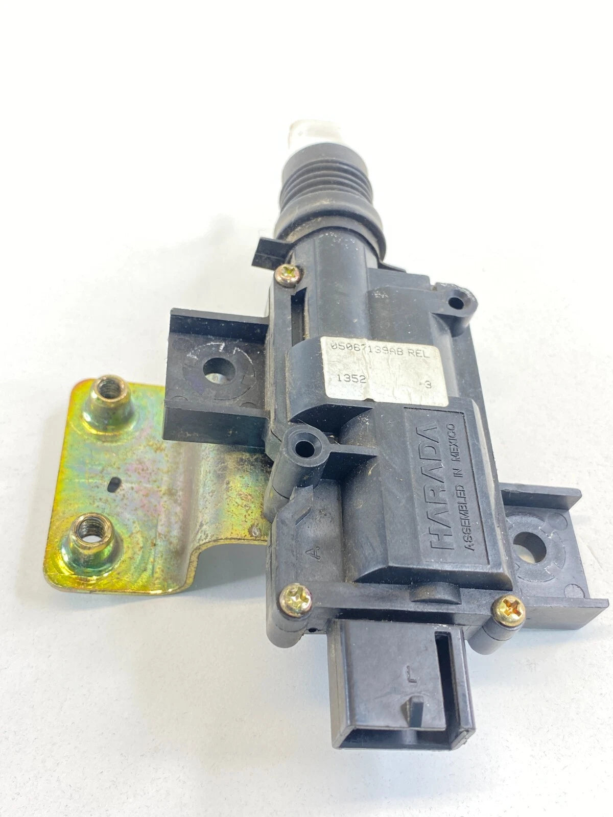 2001-2003 CHRYSLER PT CRUISER REAR LEFT DOOR LOCK MOTOR ACTUATOR 05067139AB OEM