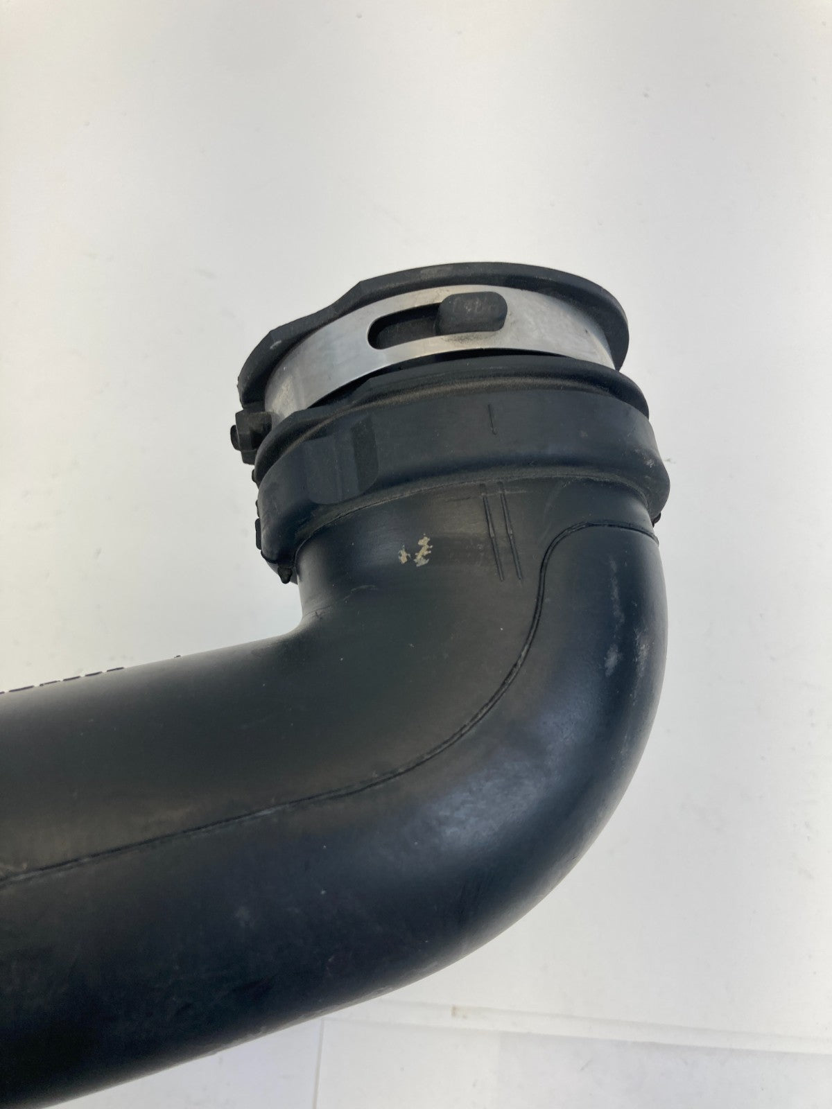 2013-2018 Ford C-Max Hybrid 2.0L Air Cleaner Hose Tube Duct DG93-9R504-AB OEM