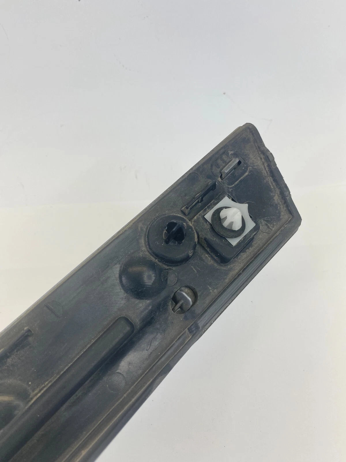 09-14 VOLKSWAGEN ROUTAN TRUNK LID FINISH HANDLE GARNISH LICENSE LIGHT MOLDING