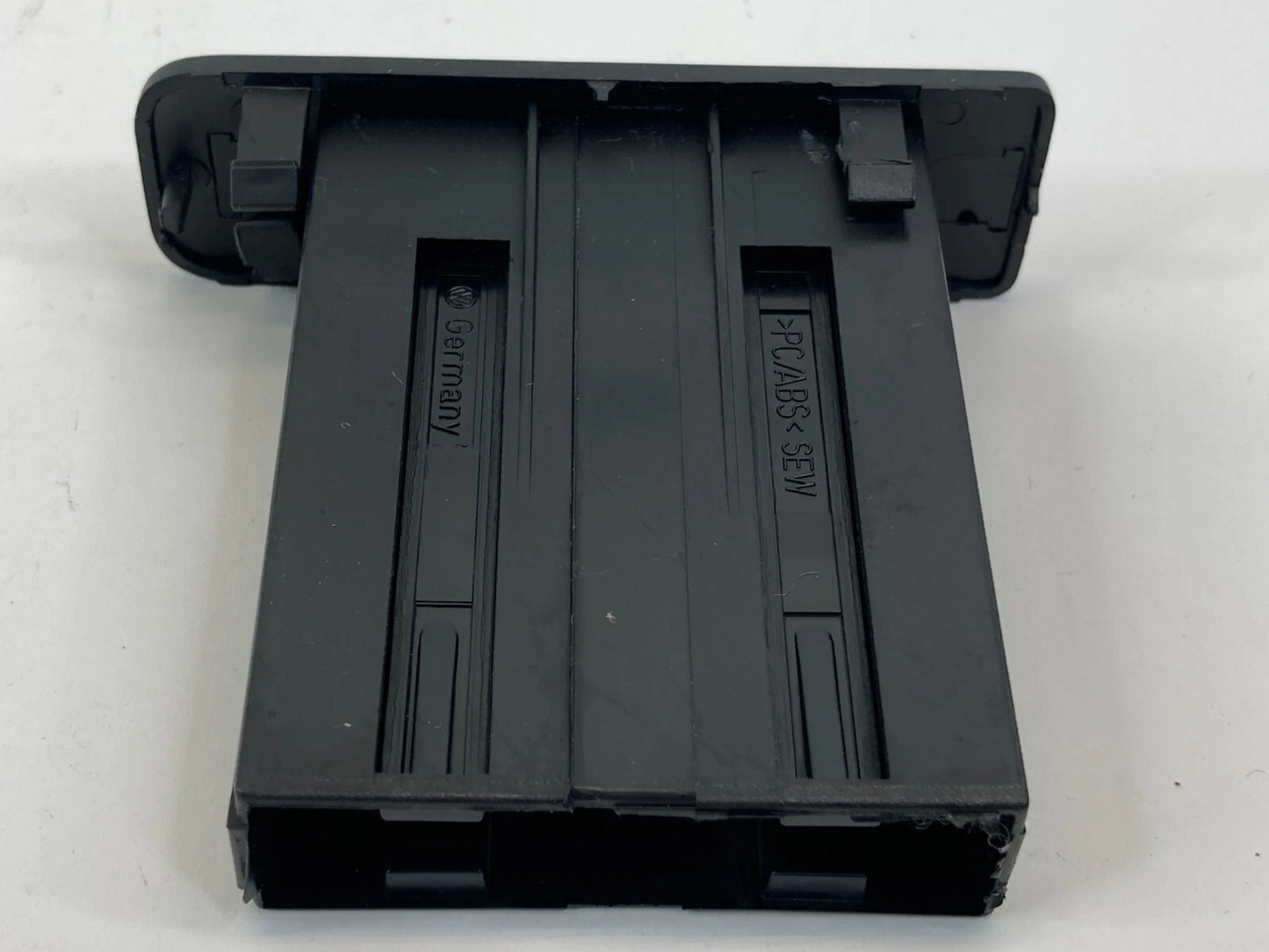 2009-2011 VOLKSWAGEN TIGUAN FRONT CONSOLE STORAGE COMPARTMENT 5M0-858-373-D OEM