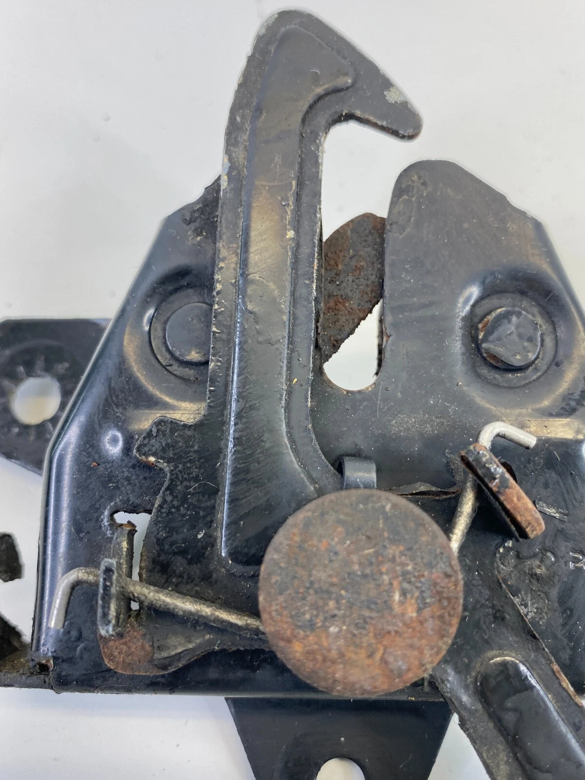 2005-2009 HYUNDAI TUCSON FRONT ENGINE HOOD LOCK LATCH CATCH ASSEMBLY OEM FACTORY