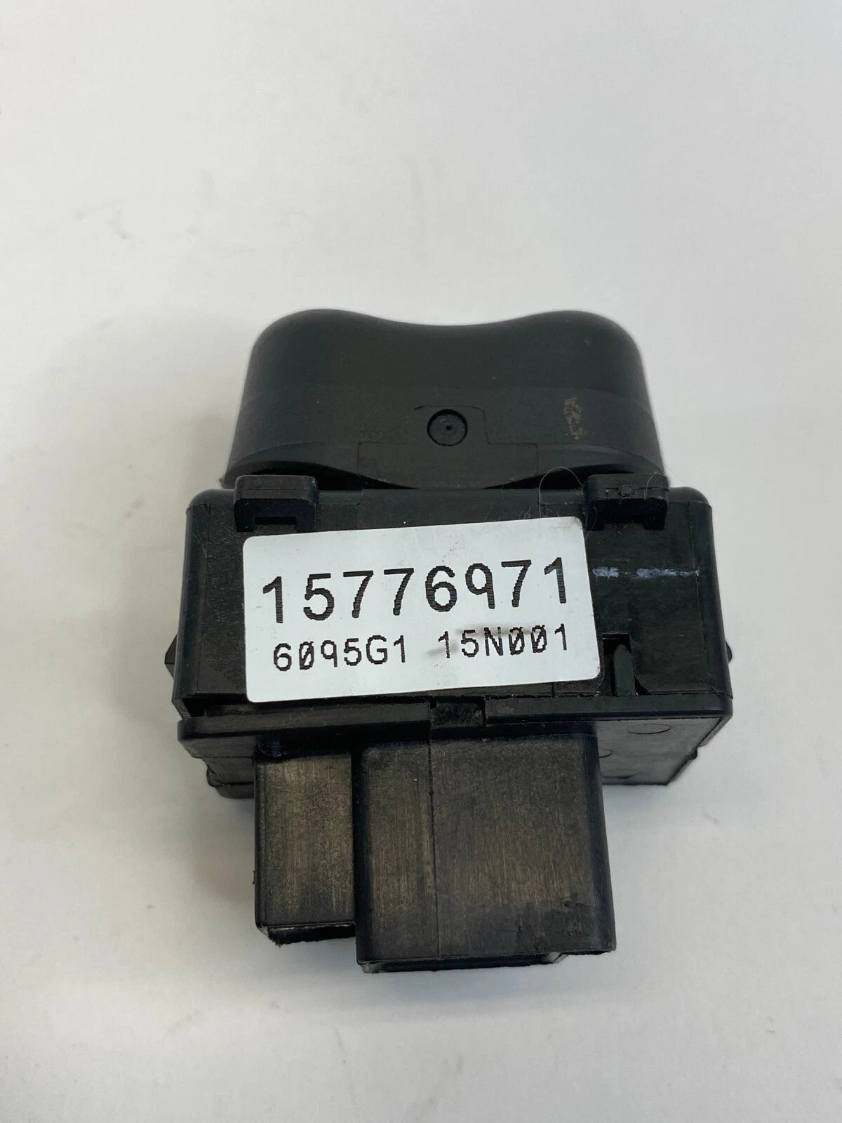 2004 2005 2006 2007 SATURN VUE HEATED HEAT SEAT BUTTON SWITCH 15776971 OEM