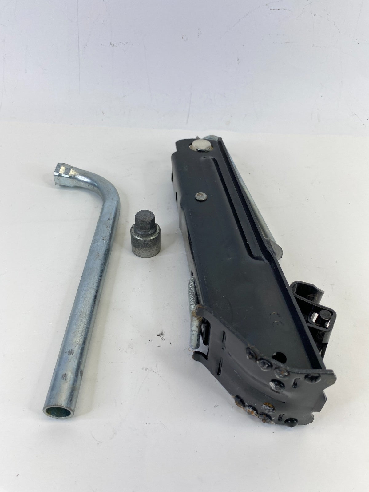 2009-2017 Volkswagen CC Emergency Spare Tire Jack Tool Kit 3C0-011-031-B OEM