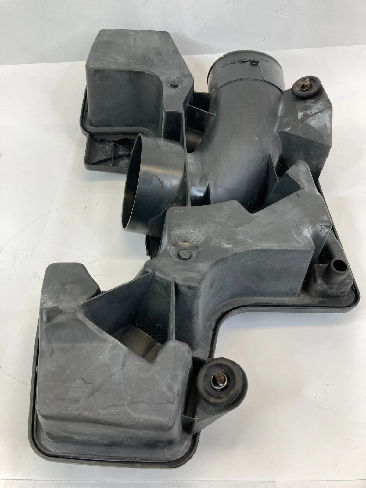 03-05 DODGE RAM 2500 5.7L HEMI INTAKE CLEANER RESONATOR THROTTLE BODY PLENUM BOX