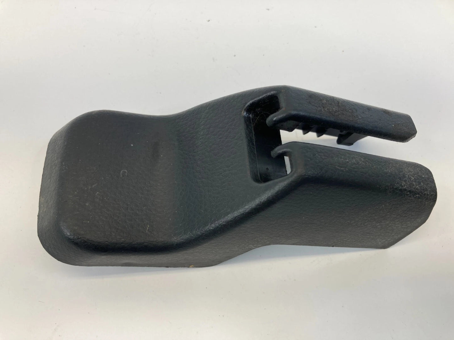 2003-2007 NISSAN MURANO REAR SEAT RIGHT SIDE RAIL TRACK COVER TRIM 87509-CA000