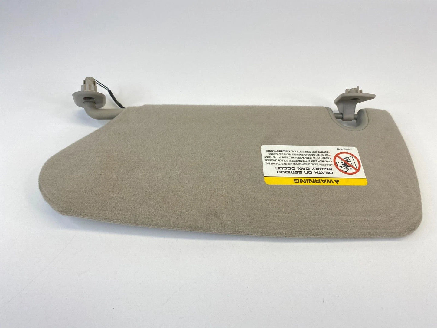 2004 2005 04 05 CHRYSLER PACIFICA ROOF RIGHT PASSENGER SUNVISOR SUN VISOR SHADE