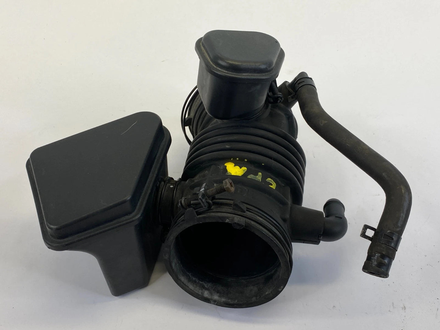 2015-2020 KIA SORENTO 3.3L AIR INTAKE HOSE DUCT RESONATOR ASSY OEM 28192-2W100