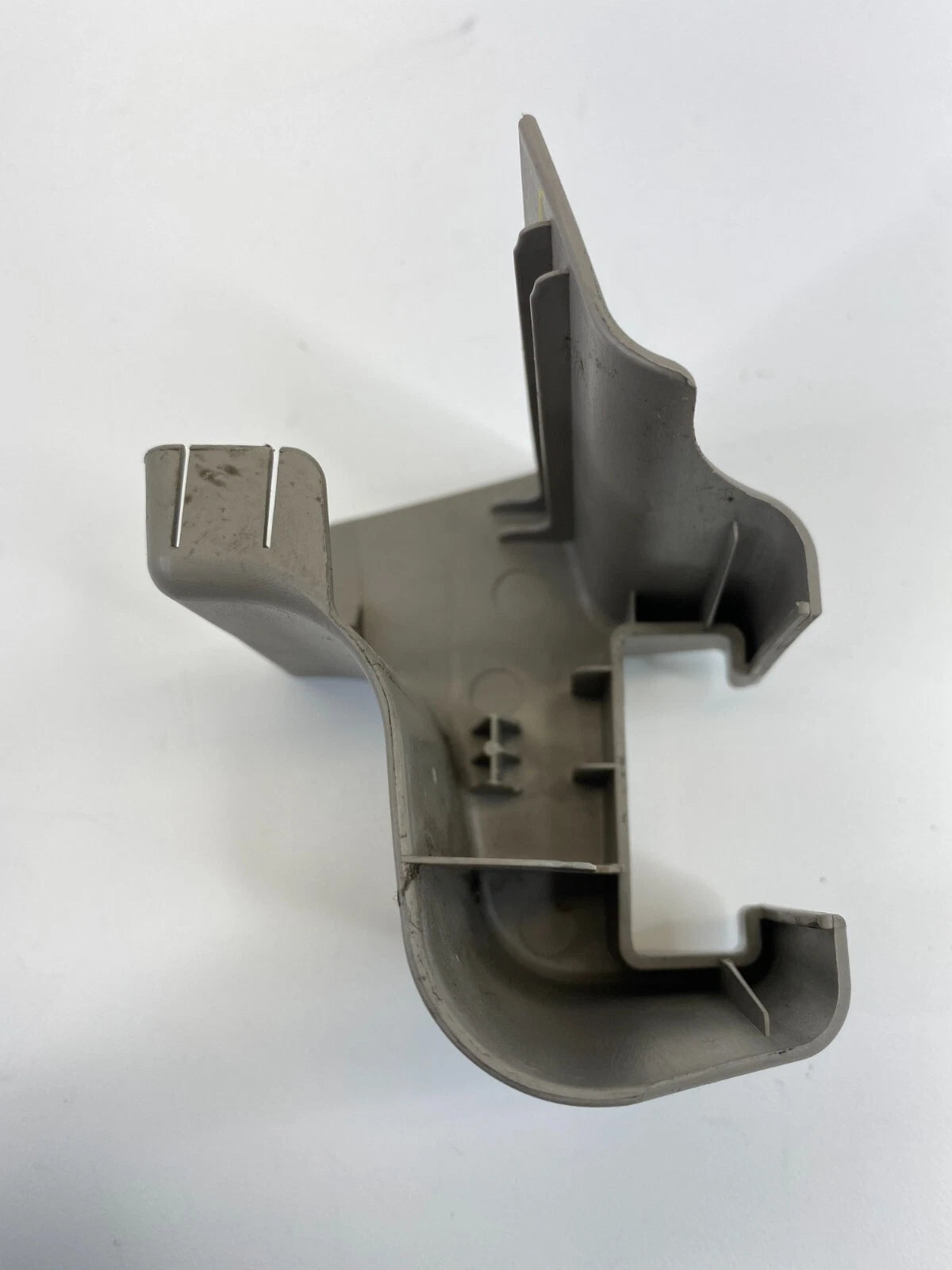 2002-2006 TOYOTA CAMRY LEFT SEAT INNER TRACK END CAP COVER TRIM 72158-AA070 OEM