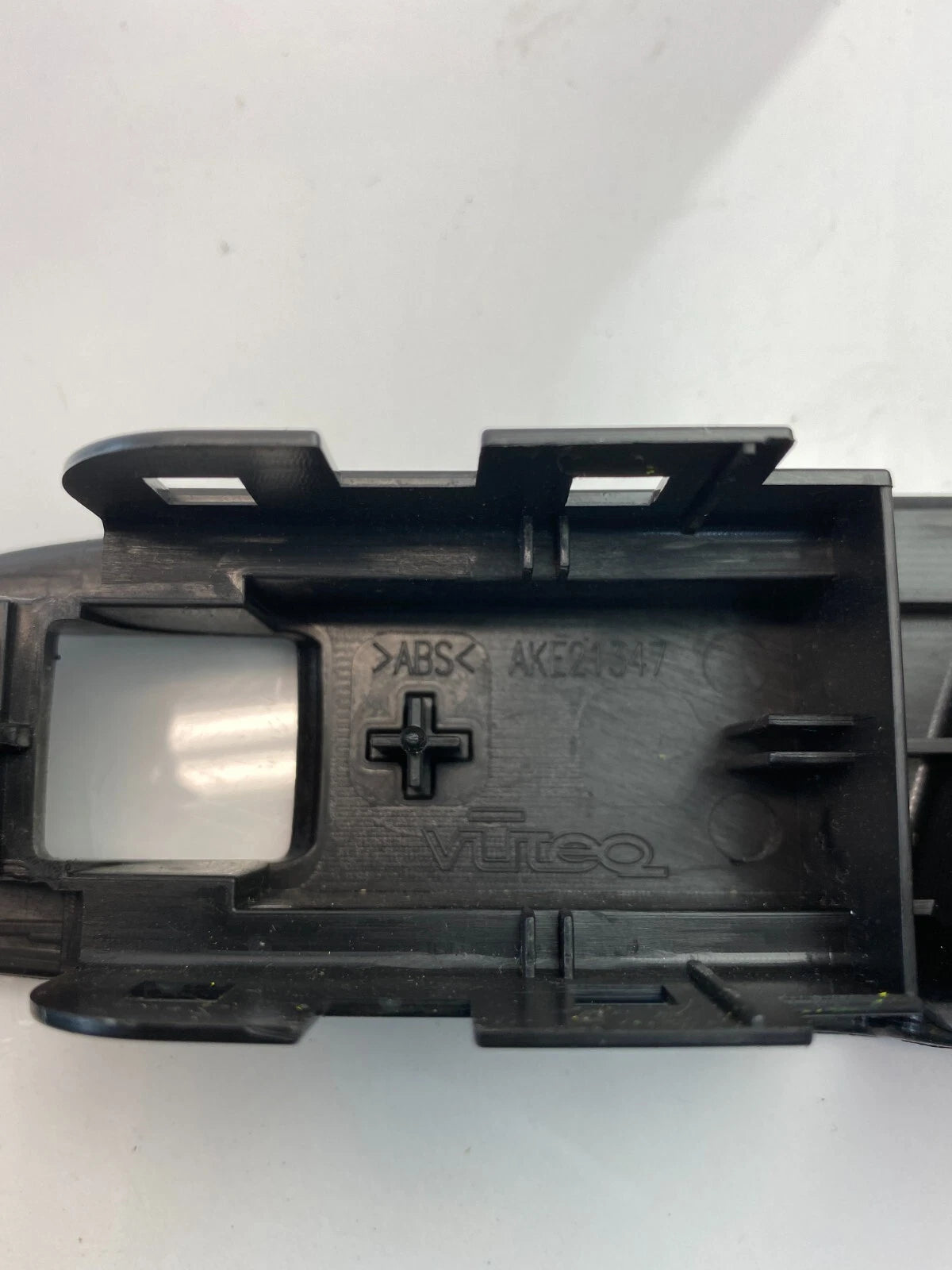 10-17 CHEVROLET EQUINOX REAR RIGHT SIDE DOOR WINDOW SWITCH COVER BEZEL AKE21347