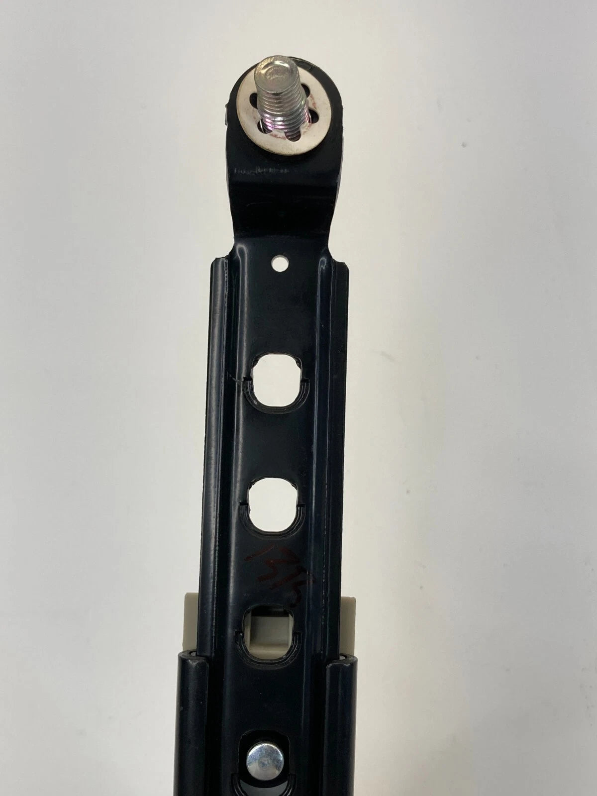 2009-2014 NISSAN MURANO REAR RIGHT SIDE SEAT BELT HEIGHT ADJUSTER OEM