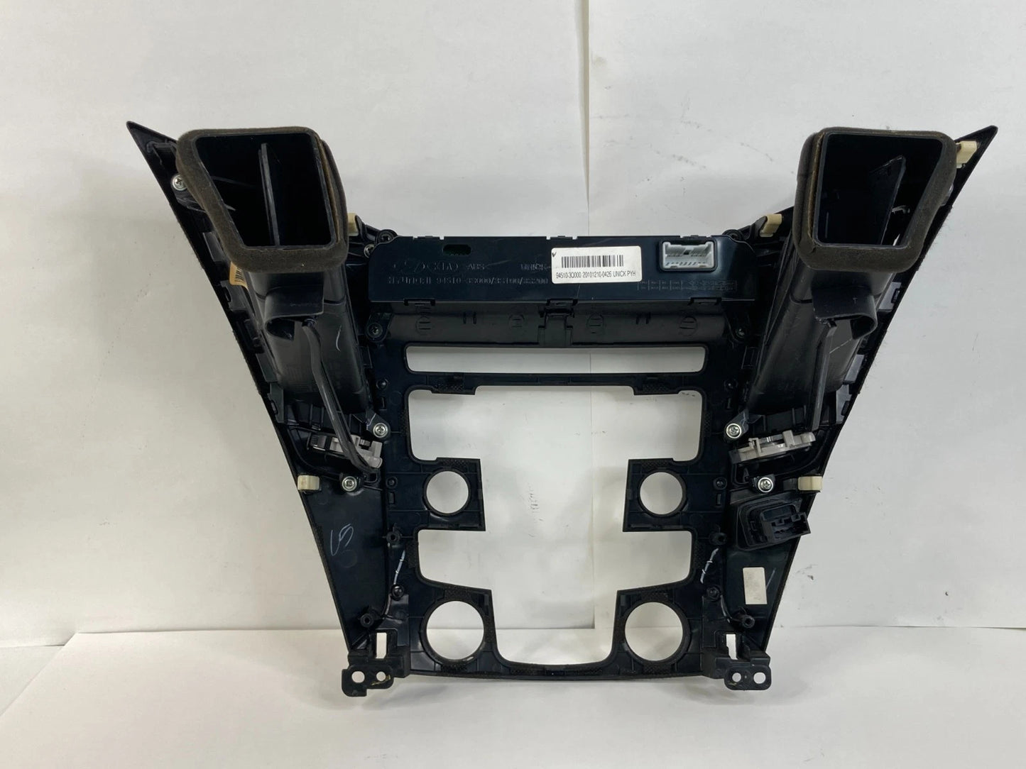 11-14 HYUNDAI SONATA CENTER DASH RADIO CLIMATE CONTROL BEZEL W/ AIR VENTS &CLOCK