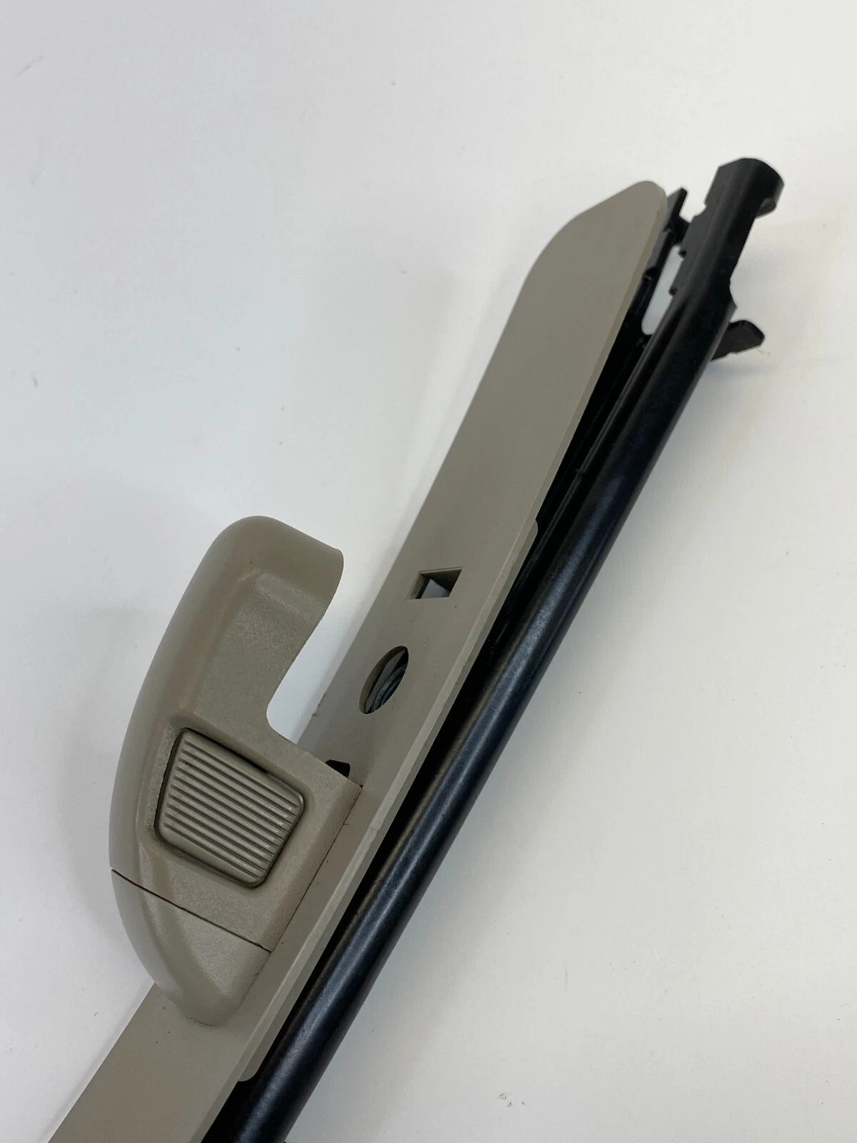 2006-2010 FORD EXPLORER FRONT LEFT DRIVER SIDE SEAT BELT ADJUSTER HEIGHT OEM