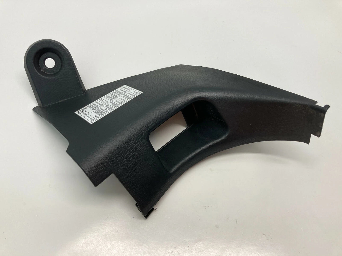 01-06 ACURA MDX LEFT DRIVER SIDE LOWER KICK PANEL TRIM COVER 8316S3VAA000 OEM