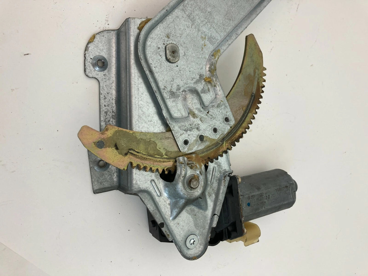2004-2009 DODGE DURANGO REAR RIGHT PASSENGER DOOR WINDOW MOTOR REGULATOR OEM