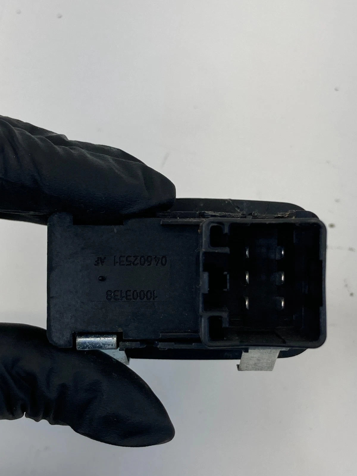 2008-2012 JEEP LIBERTY REAR LEFT DOOR POWER WINDOW SWITCH 04602531