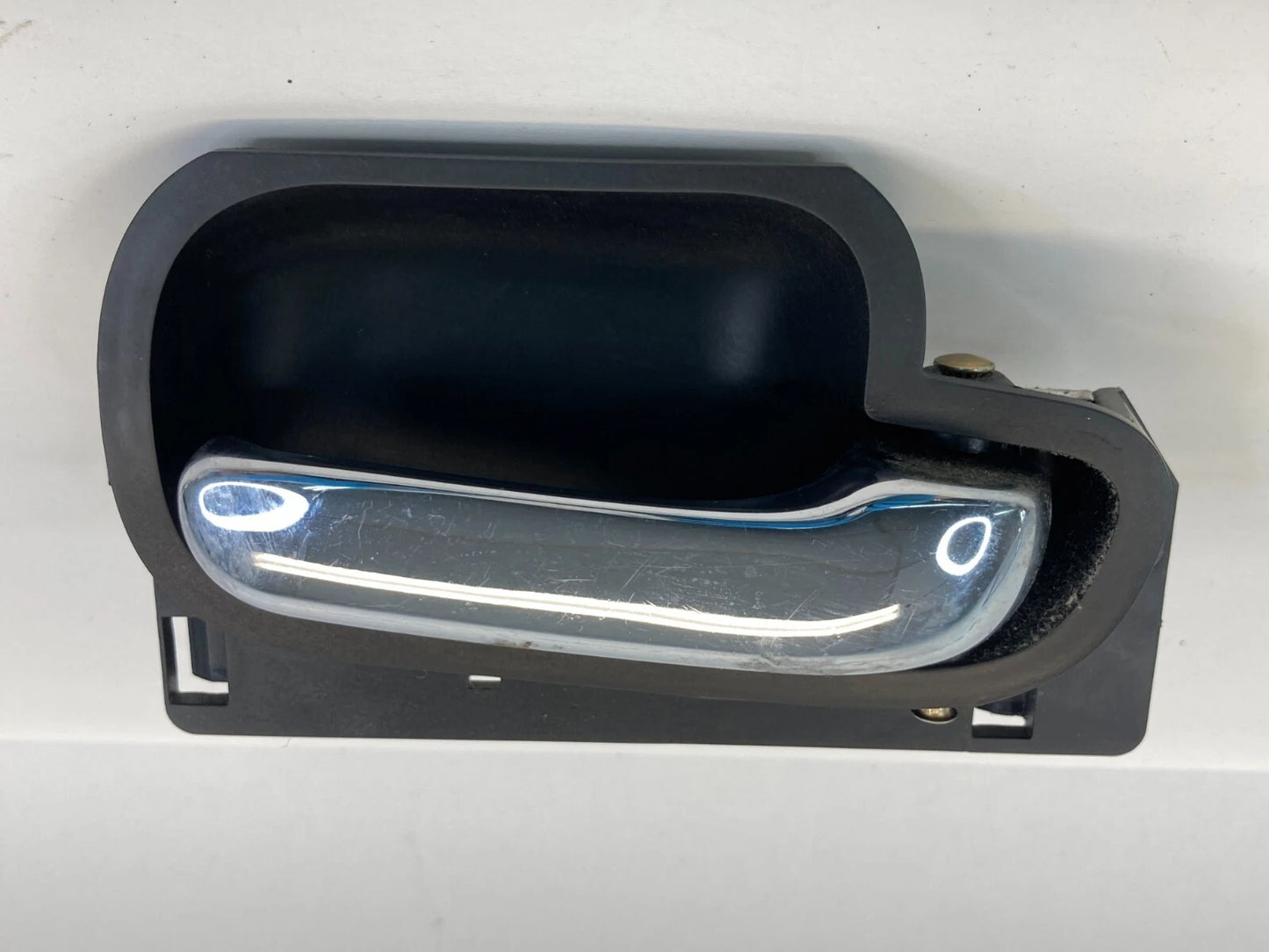 1998-2002 LINCOLN TOWN CAR REAR RIGHT SIDE INTERIOR DOOR HANDLE XW13-5421818