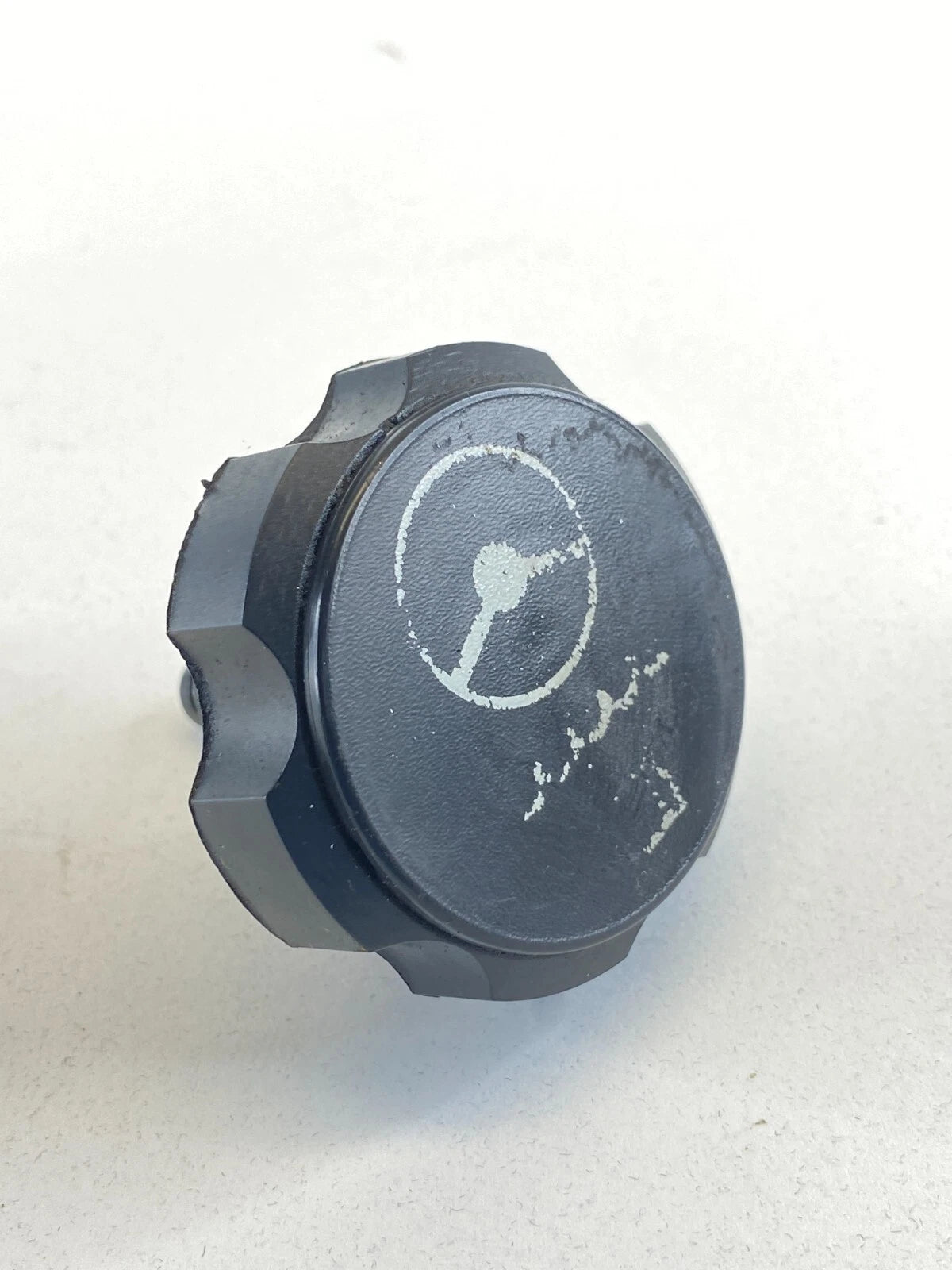 95-99 04 05 CHEVROLET MONTE CARLO POWER STEERING FLUID RESERVOIR COVER CAP LID