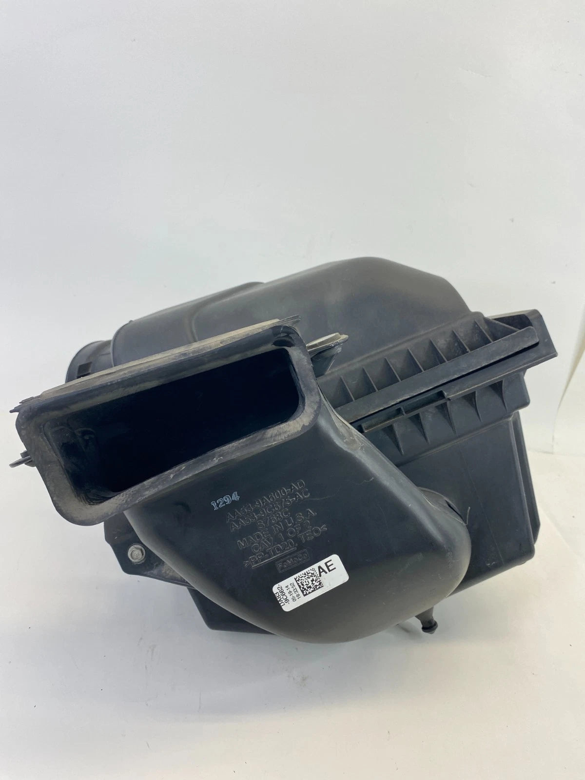 2010-2019 Ford Flex Air Cleaner Intake Box Housing Assembly AA53-9A600-AD OEM