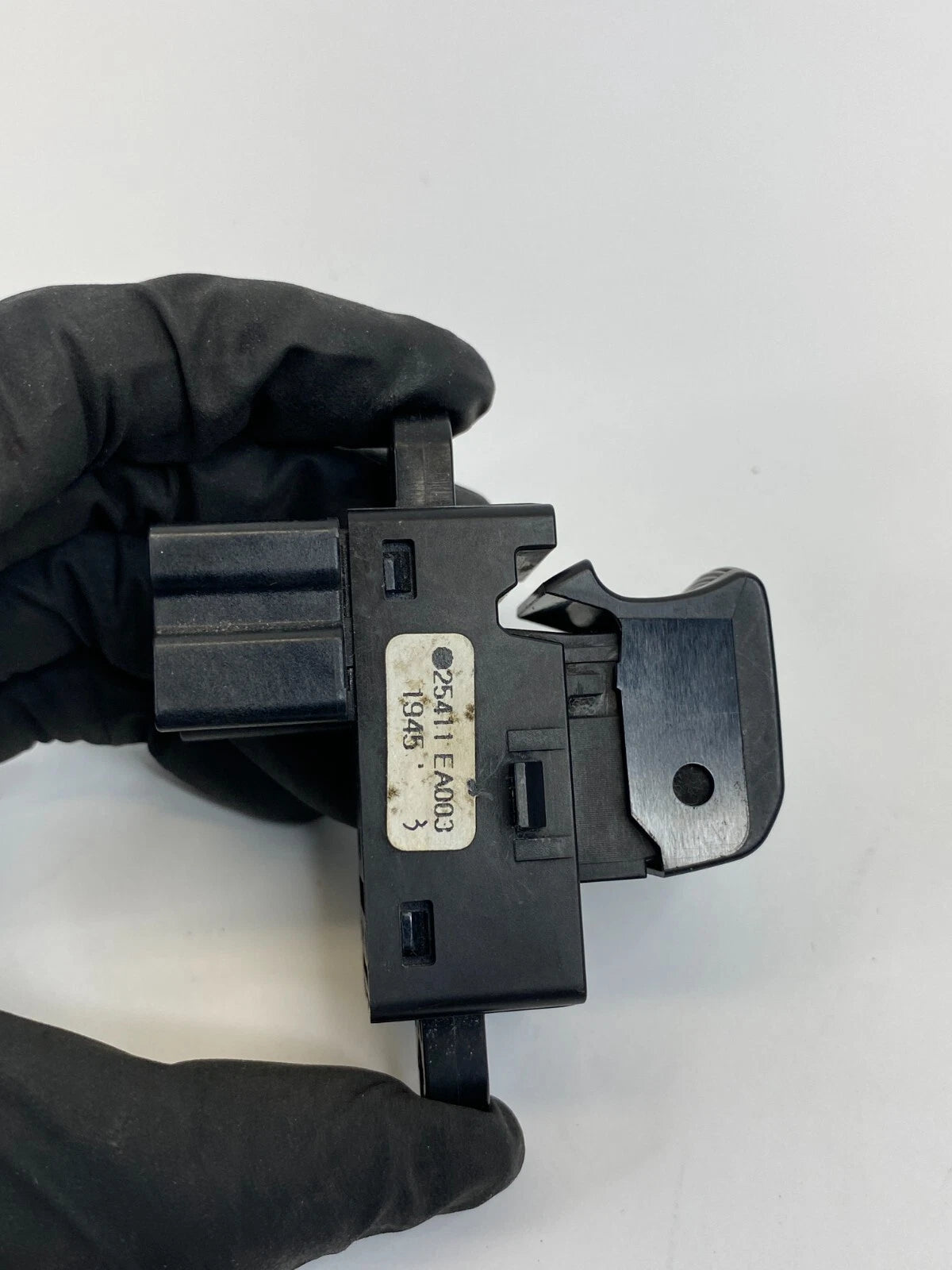 2005-2015 NISSAN XTERRA REAR LEFT SIDE DOOR WINDOW CONTROL SWITCH 25411-EA003
