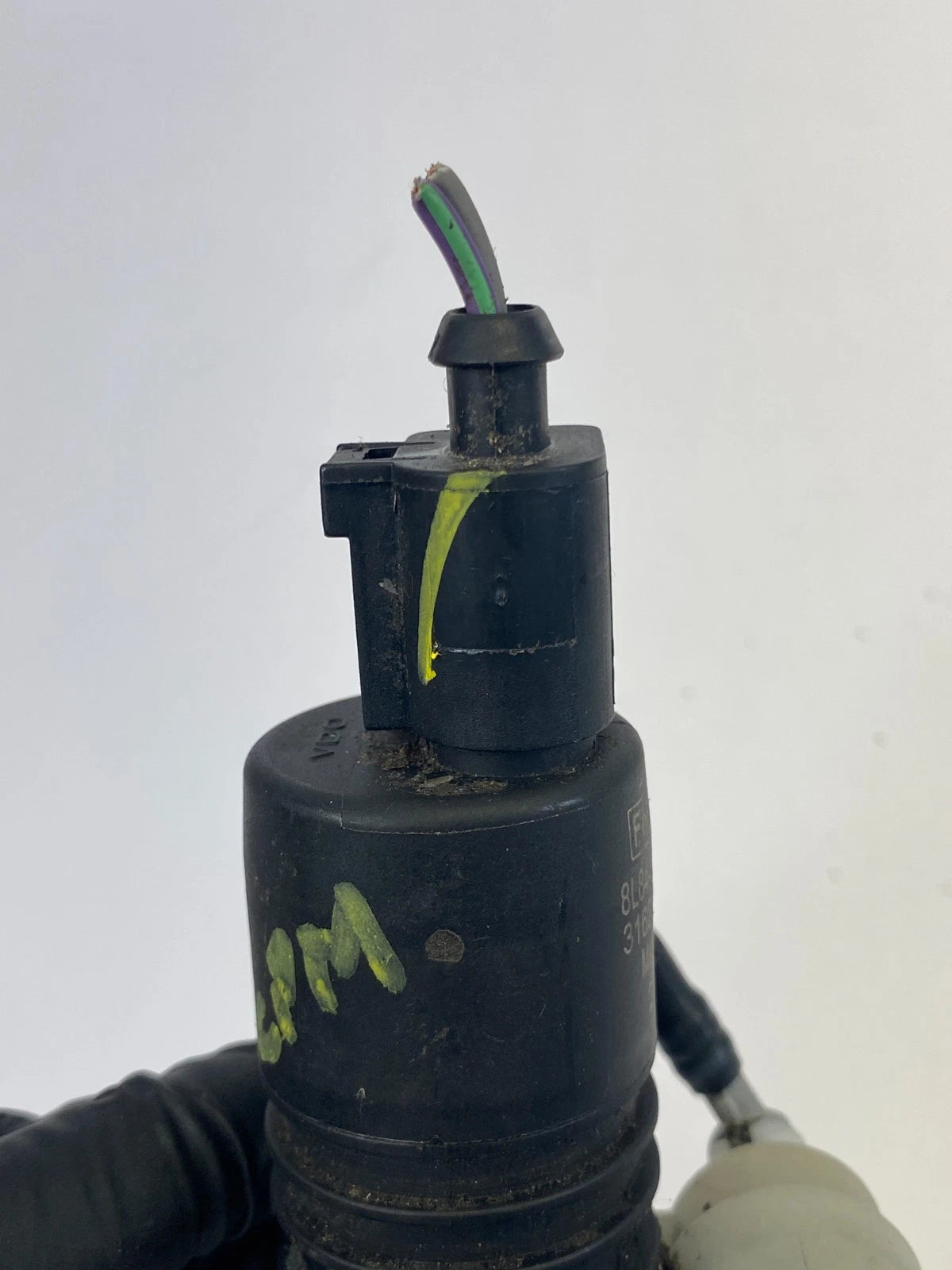 2007-2012 FORD ESCAPE WINDSHIELD WASHER PUMP MOTOR 8L84-17664-AA OEM