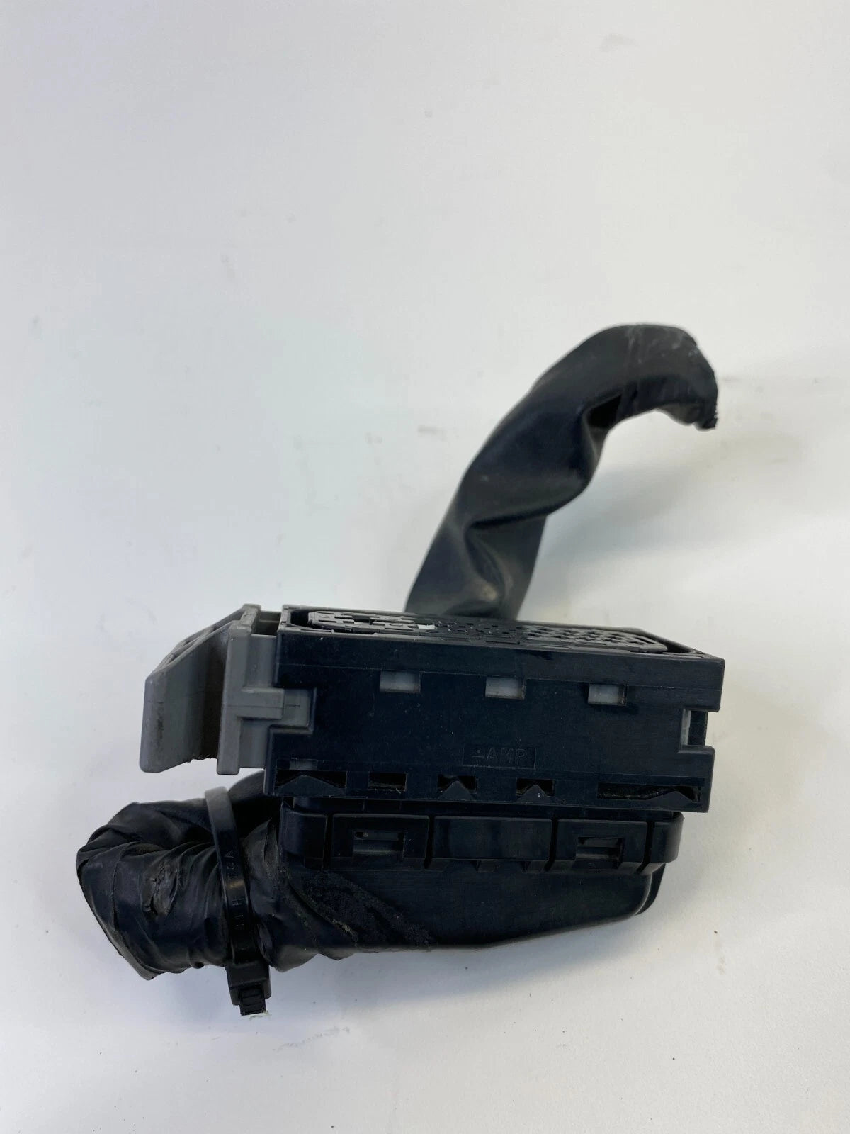 2004-2006 HYUNDAI ELANTRA 2.0L ABS ANTI LOCK BRAKE PUMP RELAY PLUG CONNECTOR OEM