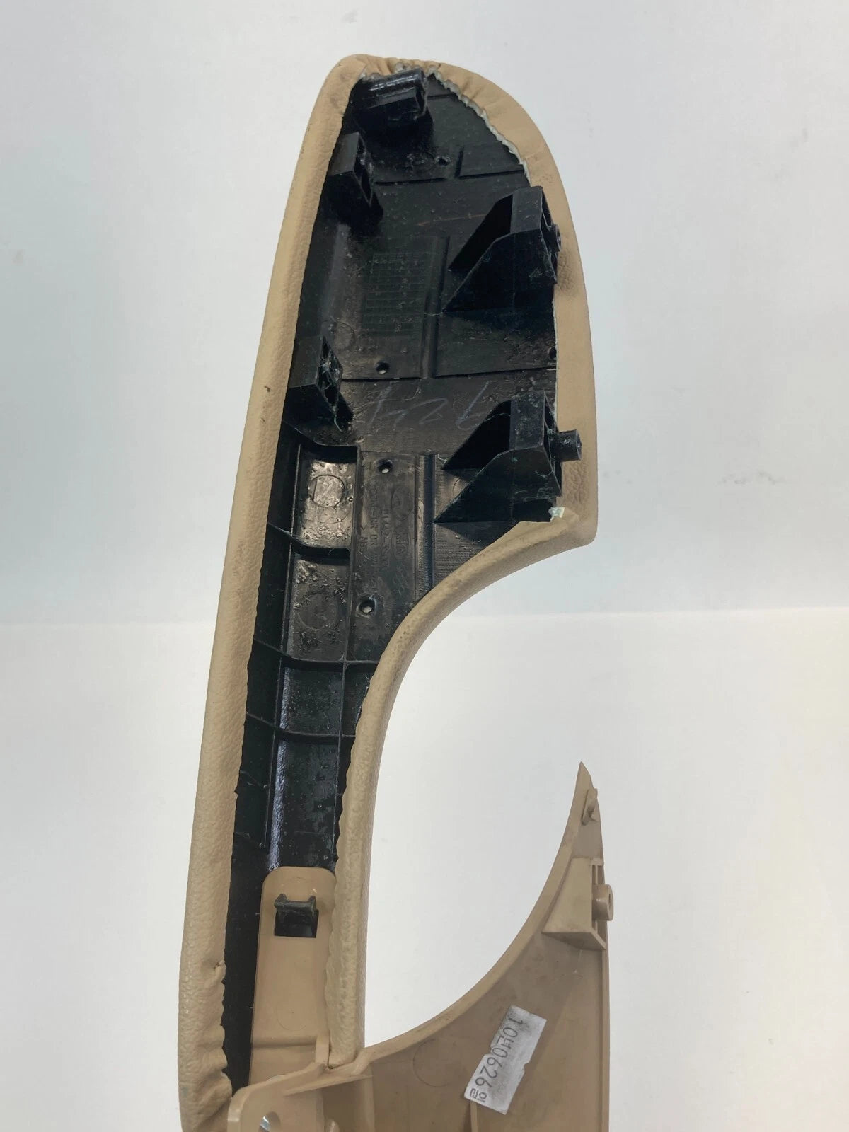11-14 HYUNDAI SONATA REAR RIGHT DOOR ARMREST & WINDOW SWITCH BEZEL 93581-3S010