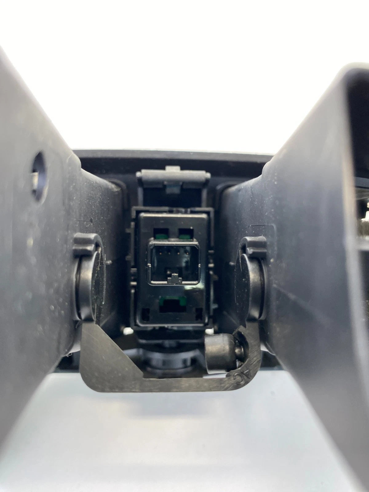 2004-2007 CADILLAC CTS CENTER DASH AC A/C HEATER AIR VENT GRILLE 25703804 OEM