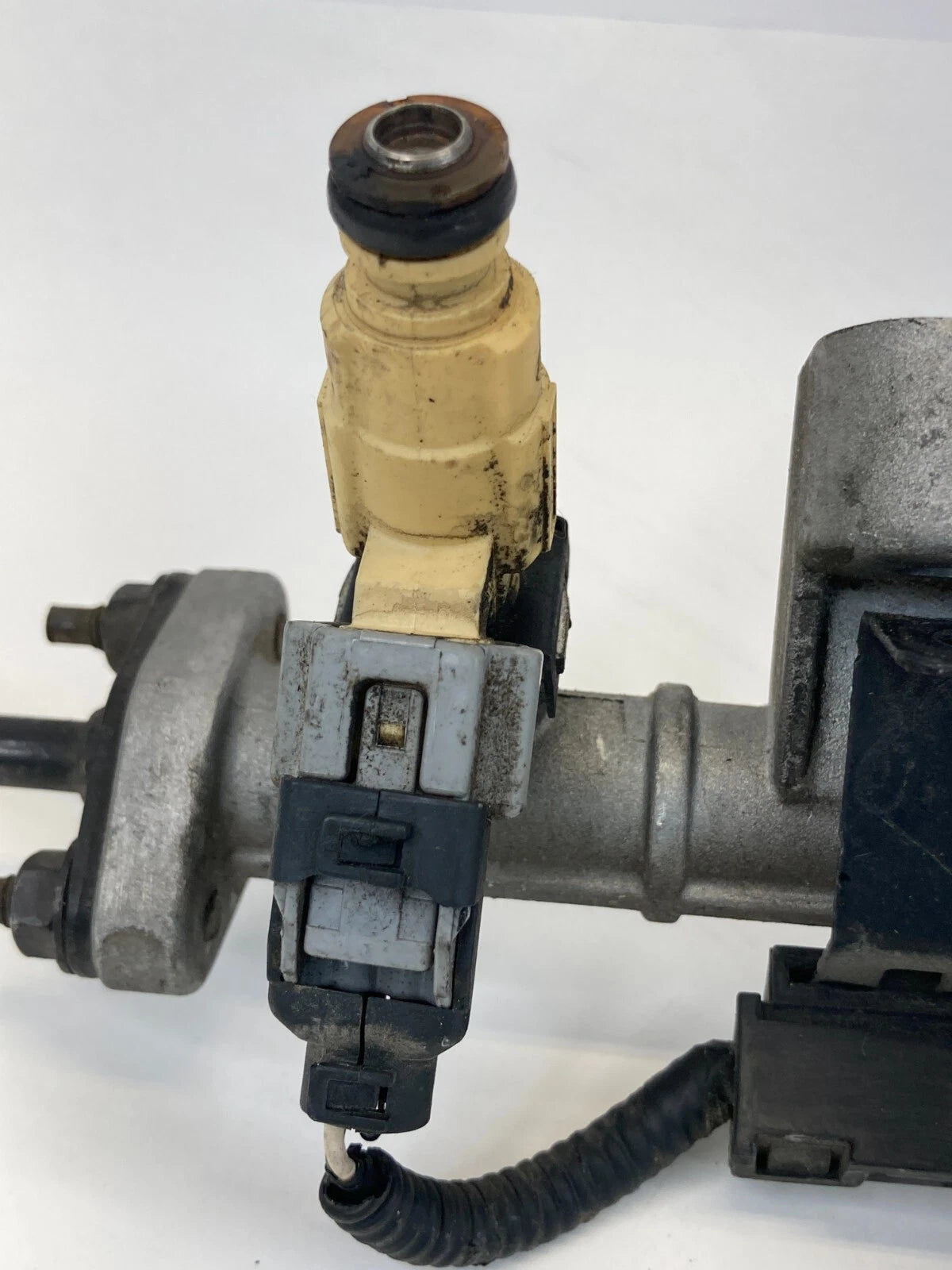 2005-2008 KIA SPORTAGE 2.0L L4 ENGINE FUEL RAIL INJECTION INJECTORS ASSY OEM