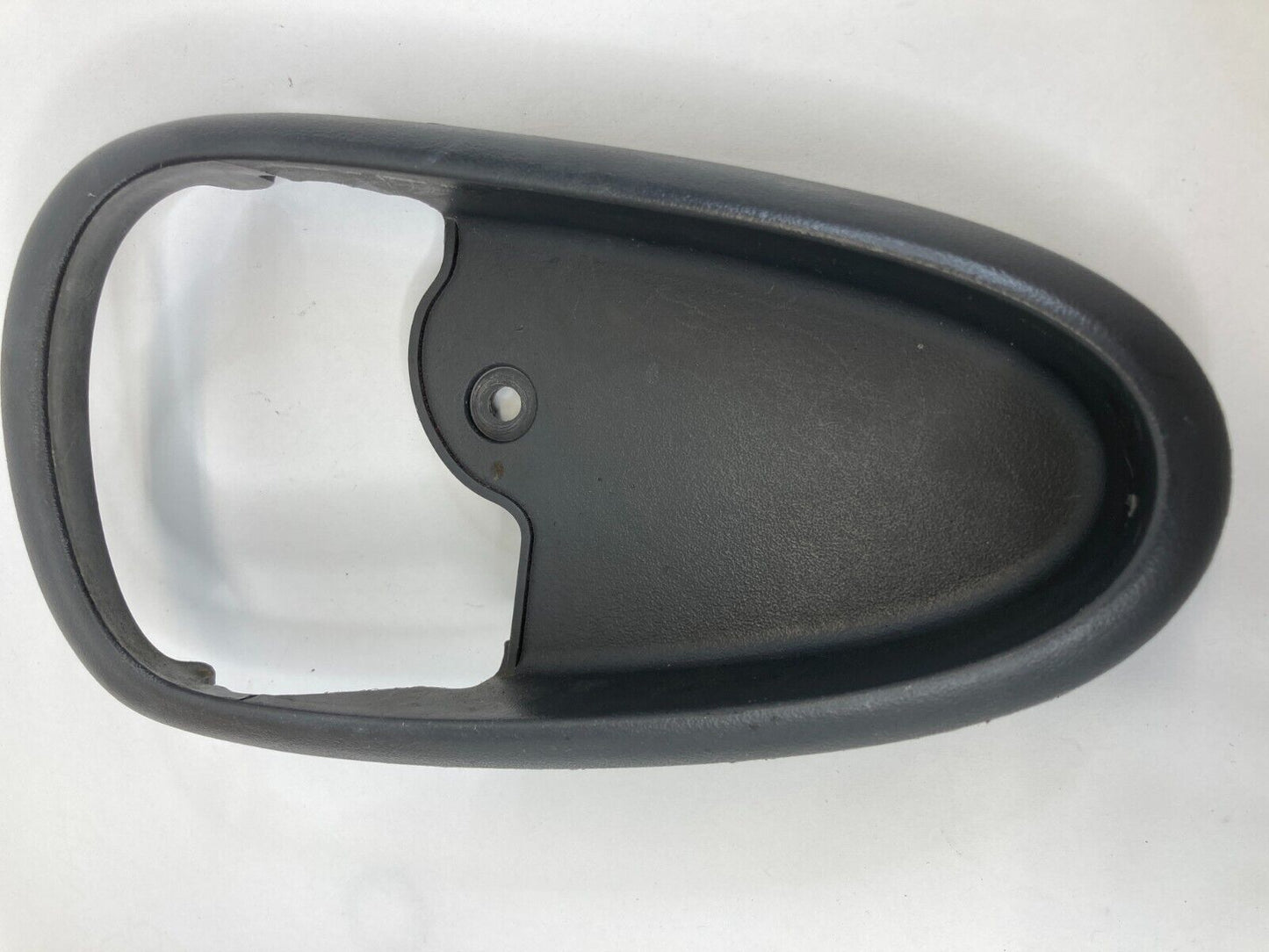 99-05 Pontiac Grand AM Sedan Front Left Inner Door Handle Cover Bezel 22617653