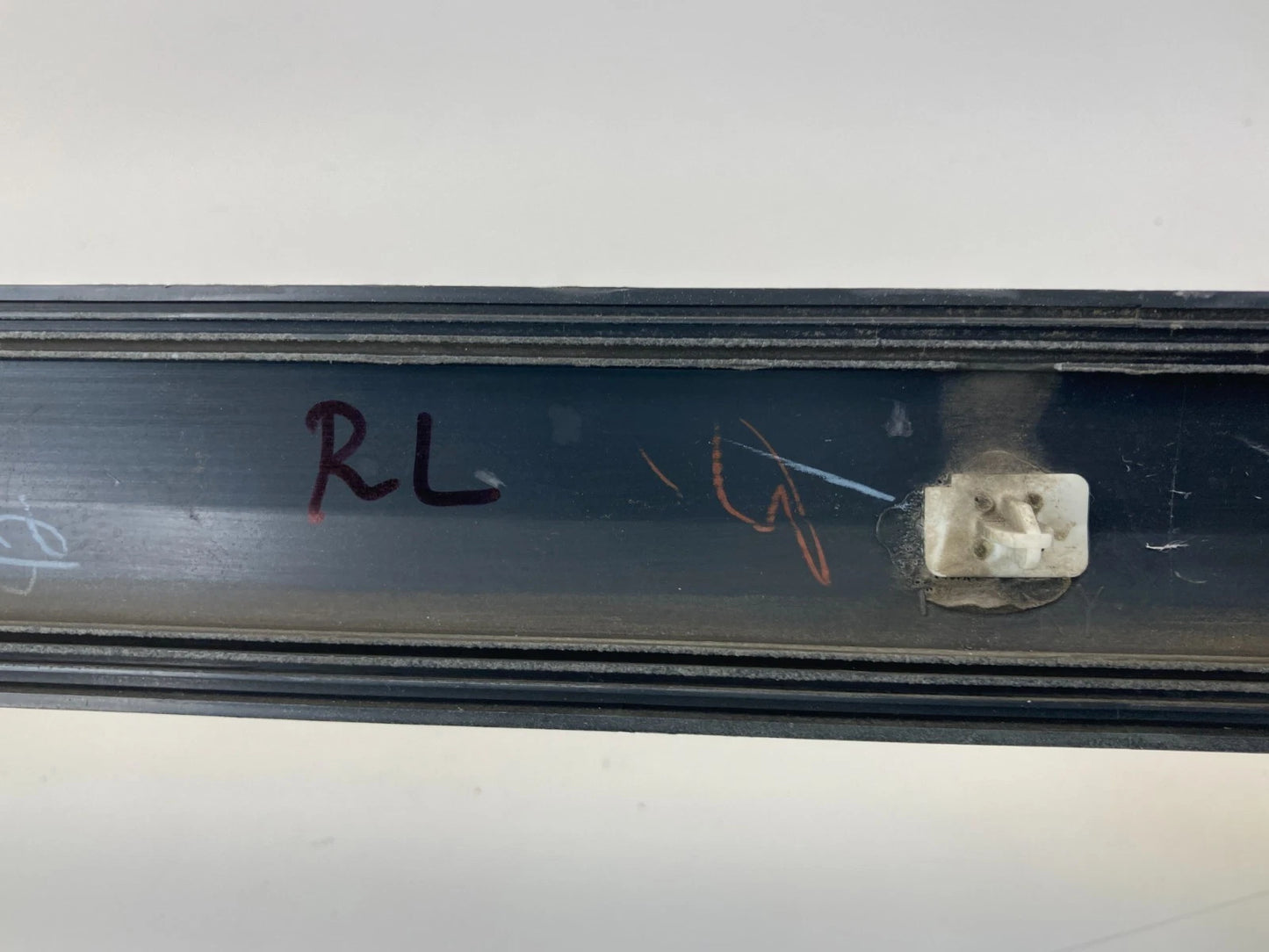 07-09 LEXUS RX350 04-06 RX330 REAR LEFT SIDE EXTERIOR DOOR MOLDING TRIM OEM