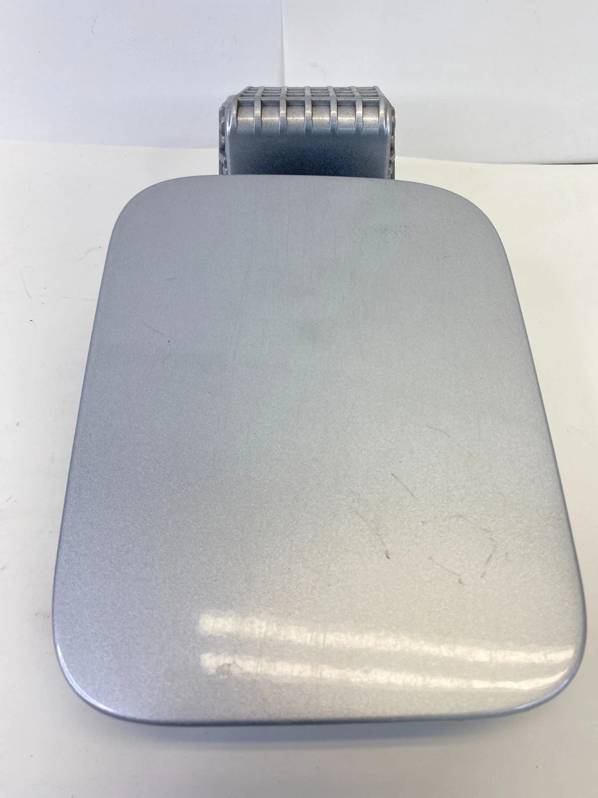 2015-2019 HYUNDAI SONATA FUEL FILLER GAS TANK LID DOOR COVER 69510-C2000 OEM
