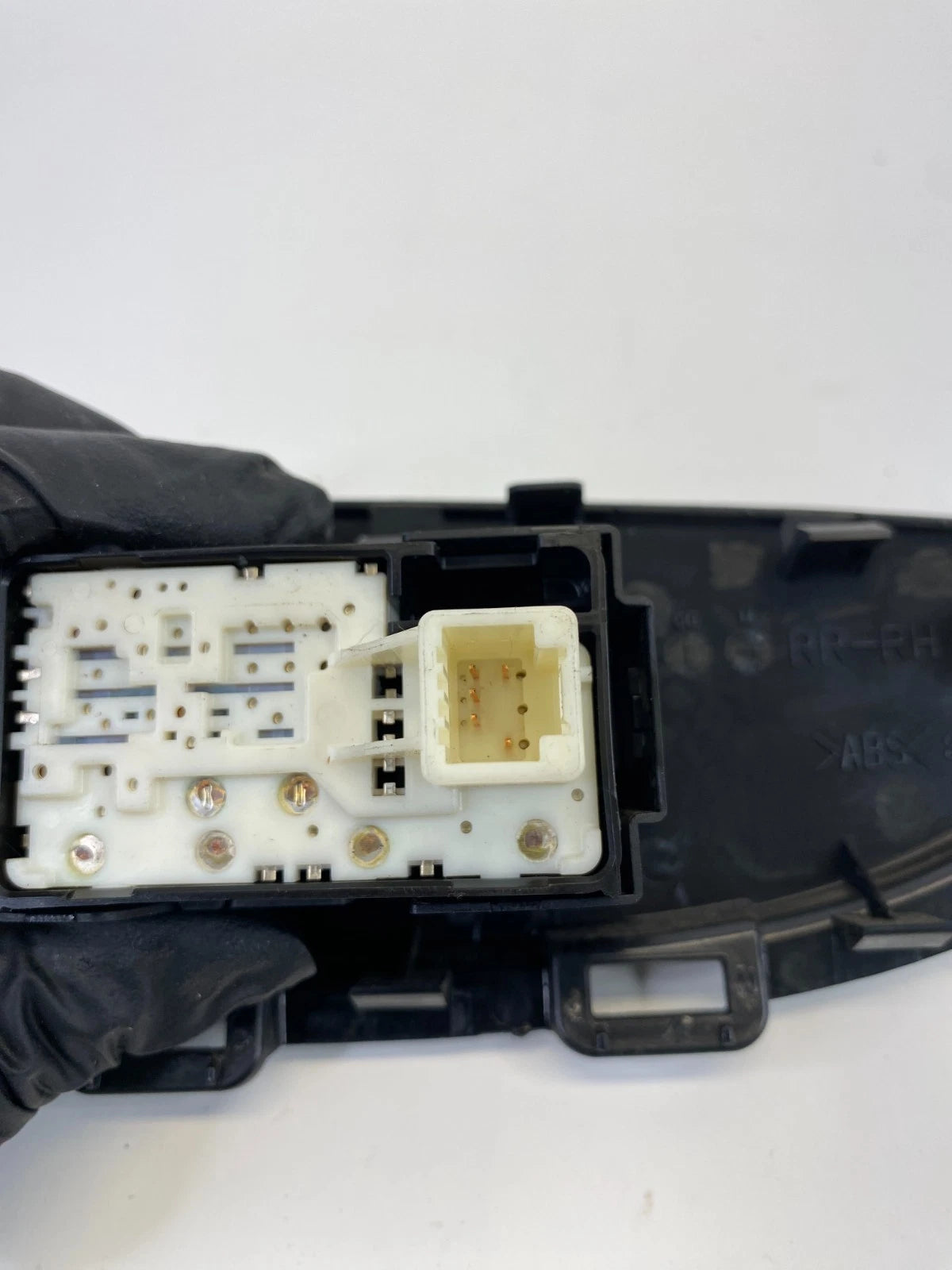 2010-2015 TOYOTA PRIUS REAR RIGHT DOOR WINDOW SWITCH TRIM BEZEL 74271-47060 OEM