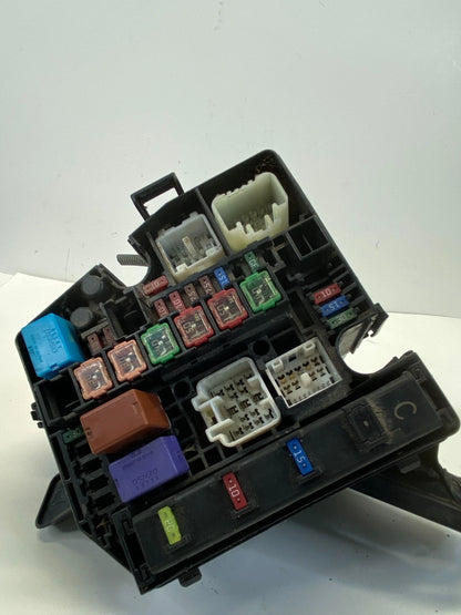 2007-2012 TOYOTA YARIS 1.5L ENGINE FUSE BOX RELAY JUNCTION MODULE 8264147020 OEM