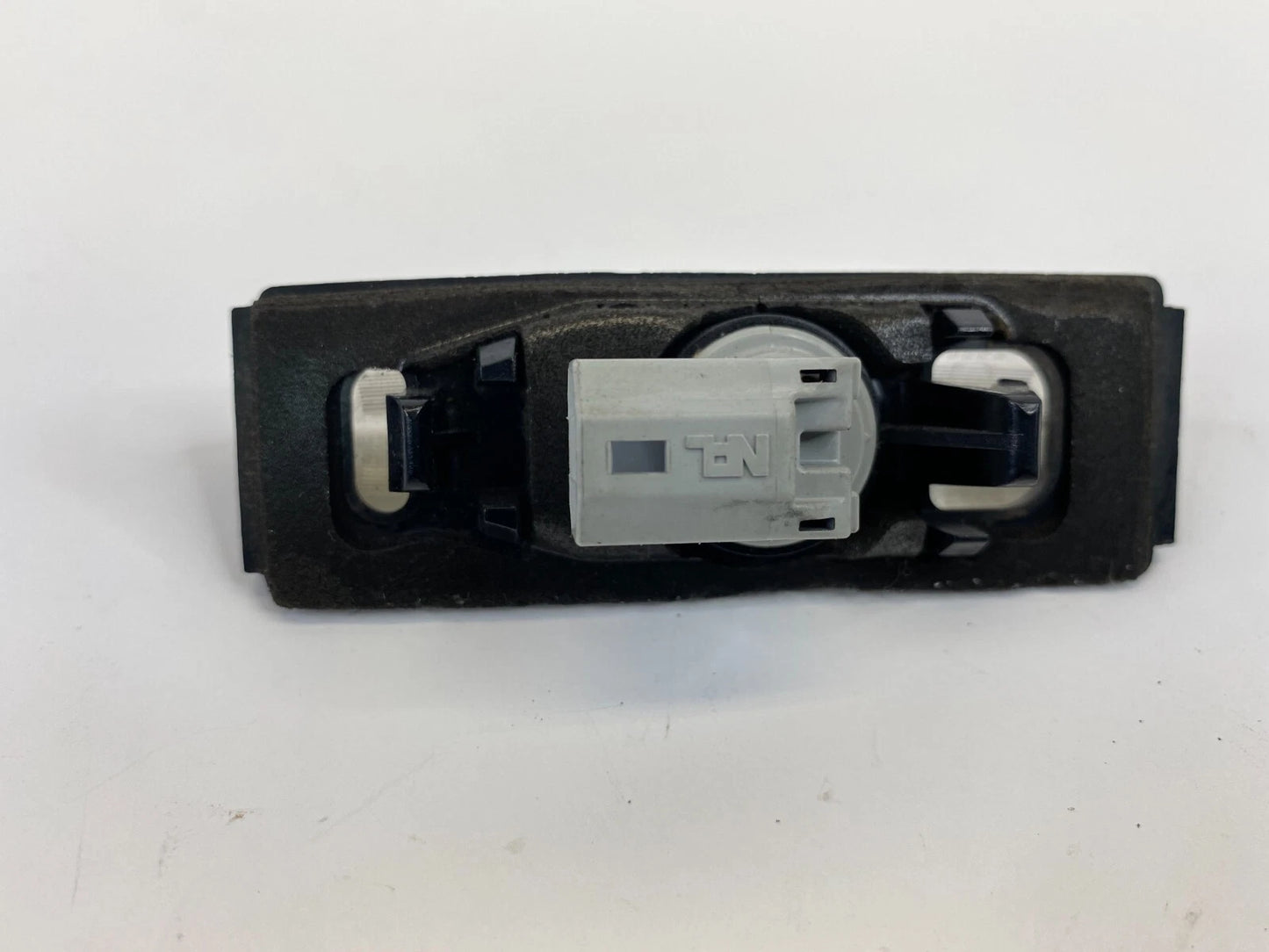 2002-2011 TOYOTA CAMRY REAR TRUNK LID LICENSE PLATE LIGHT LAMP OEM