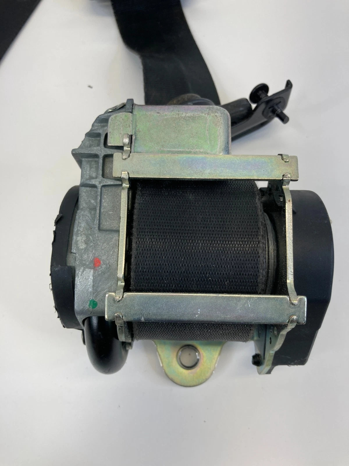 2008-2015 LAND ROVER LR2 FRONT LEFT DRIVER SEAT BELT RETRACTOR 6G9N-61295 OEM