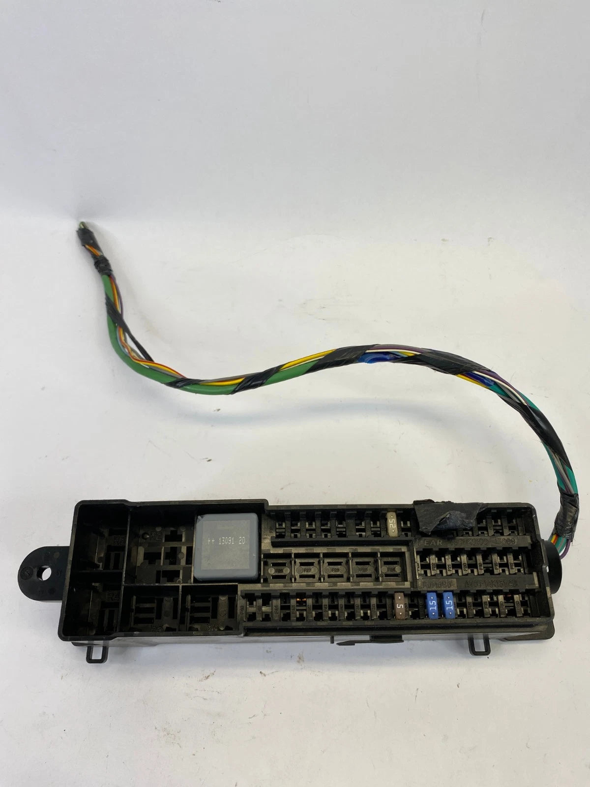 2012-2018 FORD FOCUS ENGINE BAY AUXILIARY FUSE BOX ELECTRICAL OEM AV6T-14K131-AB