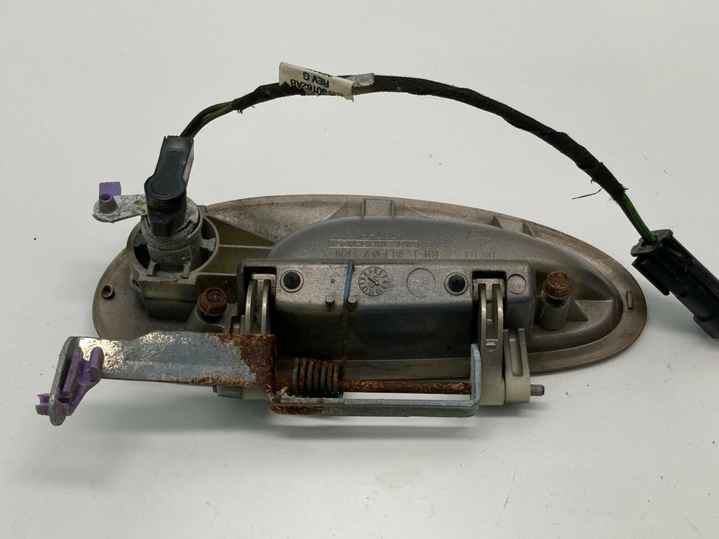 99 00 01 CHRYSLER LHS 01-04 300M CONCORDE FRONT RIGHT SIDE EXTERIOR DOOR HANDLE
