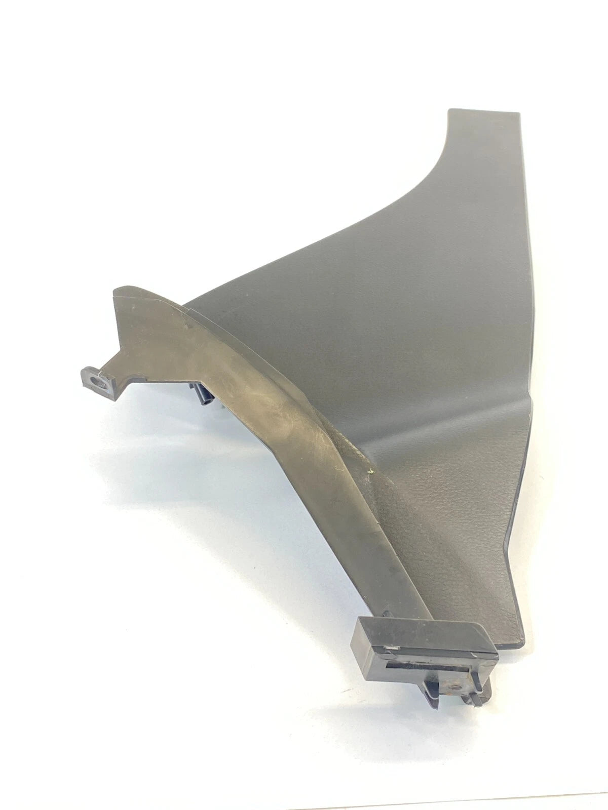 2006 INFINITI G35 SEDAN LEFT LOWER CENTER CONSOLE PANEL COVER TRIM 68135-AC700