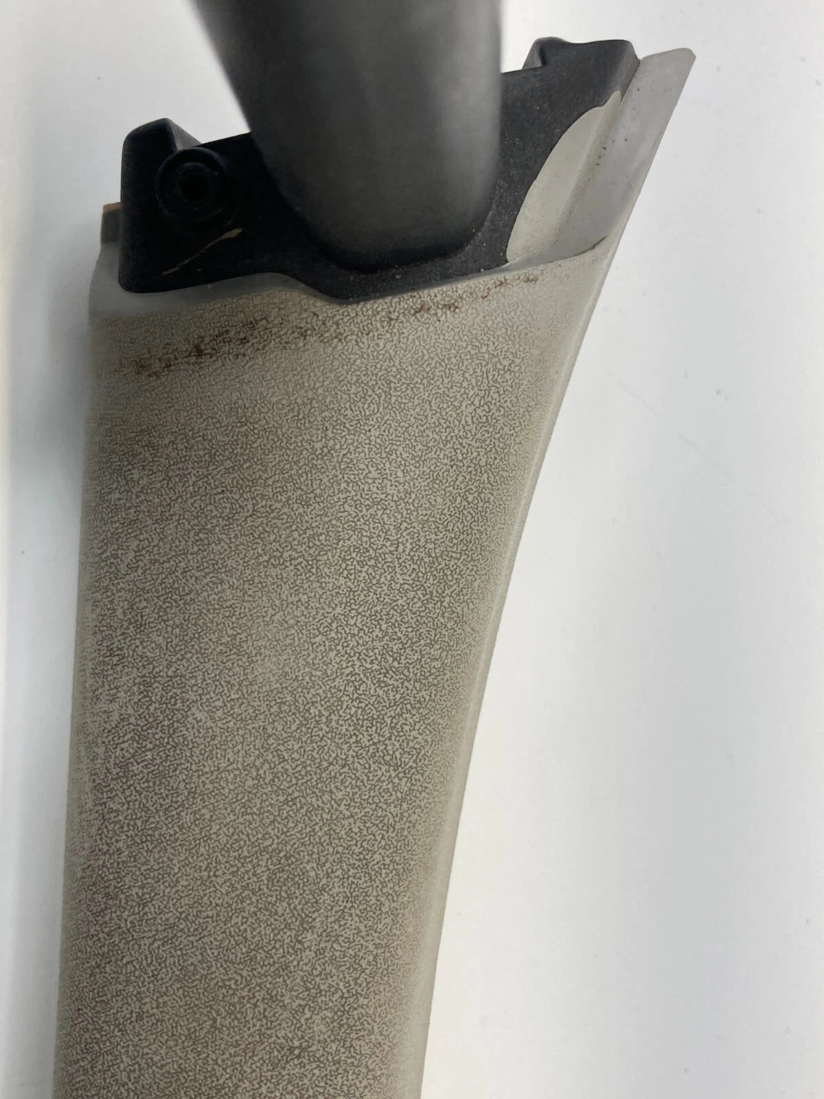 2009-2012 CHEVROLET TRAVERSE REAR RIGHT SIDE INTERIOR DOOR GRAB PULL HANDLE OEM