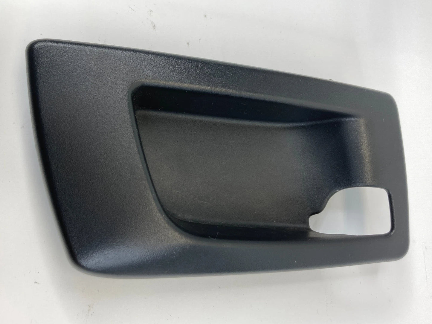 04-06 CADILLAC SRX 03-07 CTS RR RIGHT INNER DOOR HANDLE BEZEL TRIM OEM 25752964