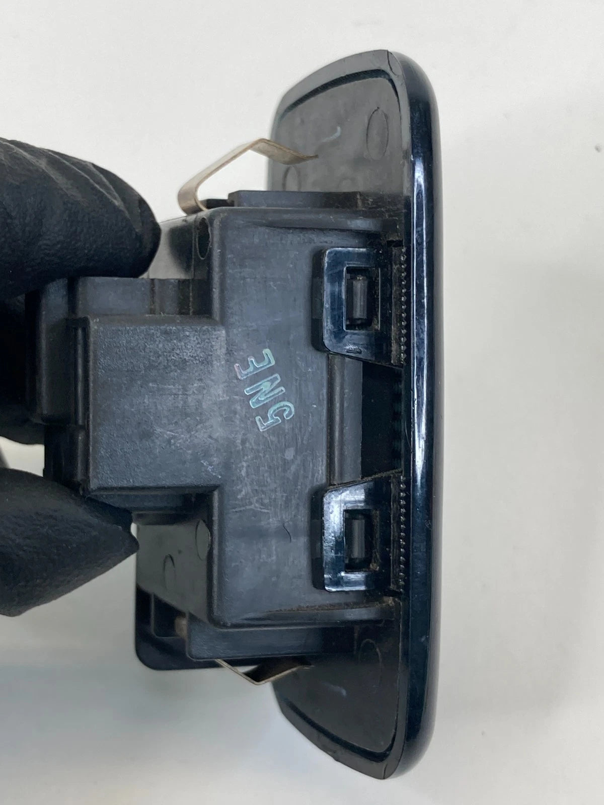 2006 07 08 09 INFINITI M35 FRONT SIDE UNDER DASH DASHBOARD LID DIM LIGHT