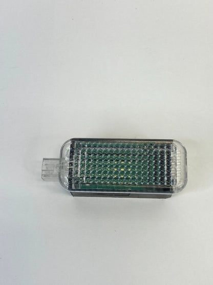 2009-2016 AUDI A4 QUATTRO INNER DOOR COURTESY FOOTWELL LIGHT LAMP 4E0-947415 OEM